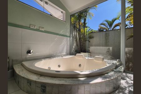 Casa à venda com 430m², 6 quartos e 3 vagas Casa à venda com 430m², 6 quartos e 3 vagasBanheiro da Suíte 3