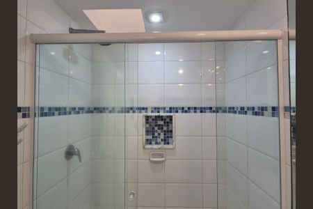 Casa à venda com 430m², 6 quartos e 3 vagas Casa à venda com 430m², 6 quartos e 3 vagasBanheiro 1