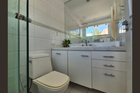 Casa à venda com 430m², 6 quartos e 3 vagas Casa à venda com 430m², 6 quartos e 3 vagasBanheiro da Suíte 1