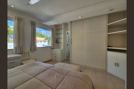 Casa à venda com 430m², 6 quartos e 3 vagas Casa à venda com 430m², 6 quartos e 3 vagasSuíte 1