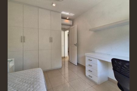 Casa à venda com 430m², 6 quartos e 3 vagas Casa à venda com 430m², 6 quartos e 3 vagasQuarto 2