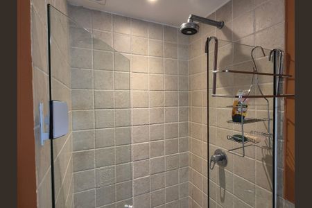 Casa à venda com 430m², 6 quartos e 3 vagas Casa à venda com 430m², 6 quartos e 3 vagasBanheiro 2