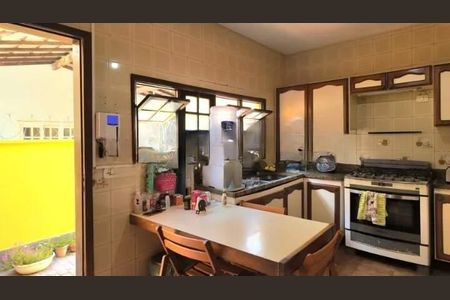 Casa à venda com 350m², 4 quartos e 3 vagas