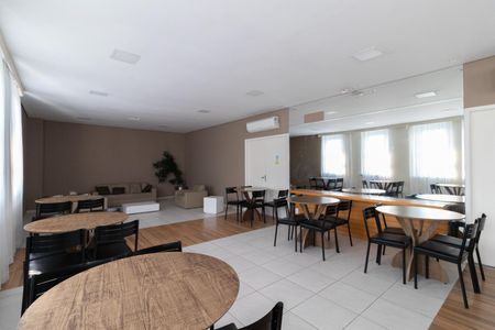 Apartamento à venda com 72m², 2 quartos e 2 vagas Apartamento à venda com 72m², 2 quartos e 2 vagasÁrea comum - Salão de festas