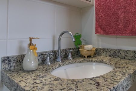 Apartamento à venda com 72m², 2 quartos e 2 vagas Apartamento à venda com 72m², 2 quartos e 2 vagasBanheiro da Suíte