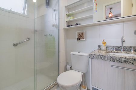 Apartamento à venda com 72m², 2 quartos e 2 vagas Apartamento à venda com 72m², 2 quartos e 2 vagasBanheiro da Suíte