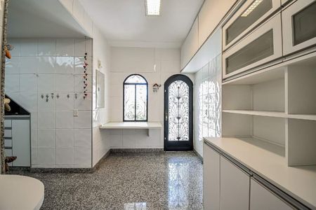 Casa à venda com 200m², 4 quartos e 1 vaga