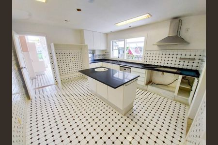Casa à venda com 673m², 4 quartos e 11 vagas