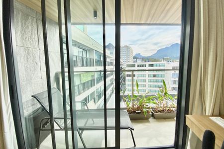 Apartamento à venda com 139m², 2 quartos e 1 vaga Apartamento à venda com 139m², 2 quartos e 1 vagaVaranda Suíte 2