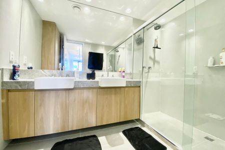 Apartamento à venda com 139m², 2 quartos e 1 vaga Apartamento à venda com 139m², 2 quartos e 1 vagaBanheiro Suíte 2