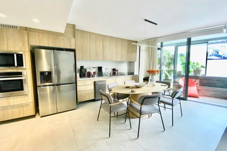 Apartamento à venda com 139m², 2 quartos e 1 vaga Apartamento à venda com 139m², 2 quartos e 1 vagaCozinha