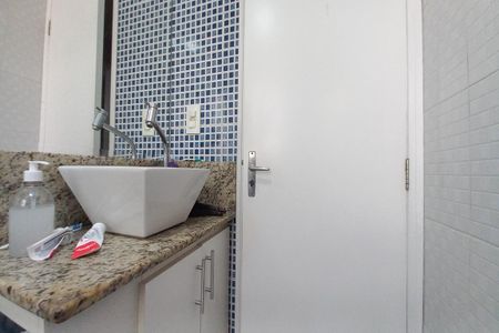 Apartamento à venda com 70m², 3 quartos e 1 vaga Apartamento à venda com 70m², 3 quartos e 1 vagaBanheiro