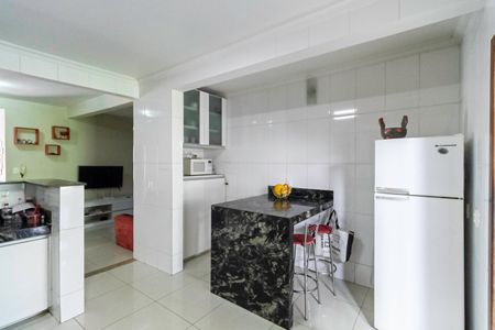 Casa à venda com 193m², 3 quartos e 3 vagas Casa à venda com 193m², 3 quartos e 3 vagasCozinha