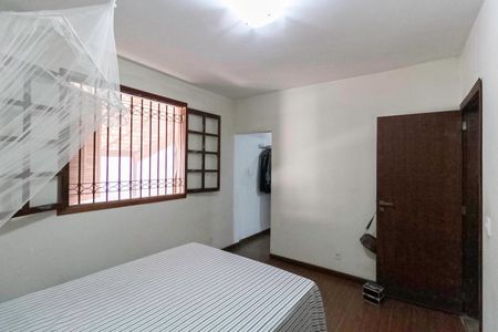 Casa à venda com 193m², 3 quartos e 3 vagas Casa à venda com 193m², 3 quartos e 3 vagasSuíte