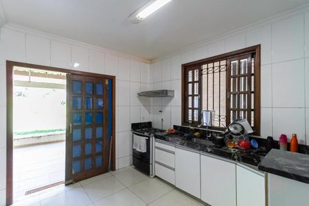 Casa à venda com 193m², 3 quartos e 3 vagas Casa à venda com 193m², 3 quartos e 3 vagasCozinha