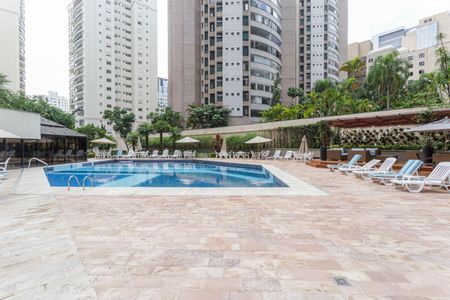 Apartamento à venda com 130m², 3 quartos e 2 vagasÁrea comum - Piscina
