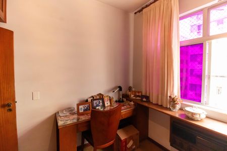 Apartamento à venda com 184m², 4 quartos e 1 vagaQuarto 2