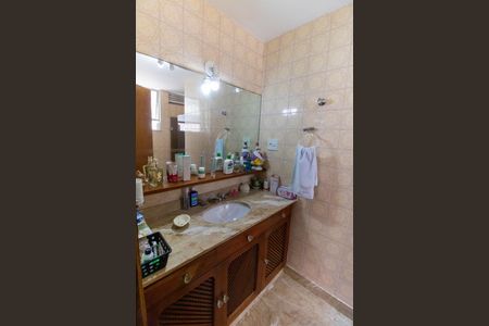 Apartamento à venda com 184m², 4 quartos e 1 vagaBanheiro da Suíte