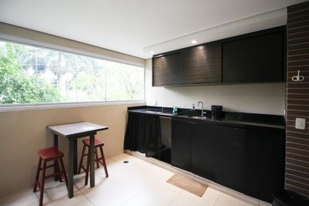 Apartamento para alugar com 102m², 2 quartos e 1 vaga Apartamento para alugar com 102m², 2 quartos e 1 vagaCozinha 1
