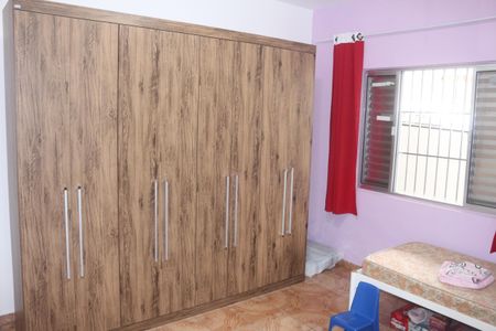 Casa à venda com 218m², 3 quartos e 4 vagasQuarto 2