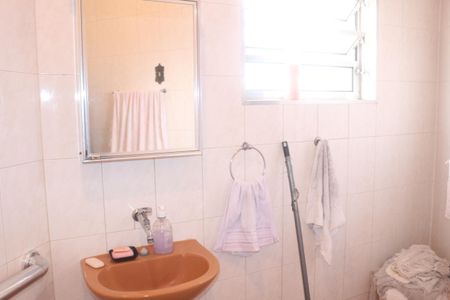 Casa à venda com 218m², 3 quartos e 4 vagasBanheiro da Suíte 1