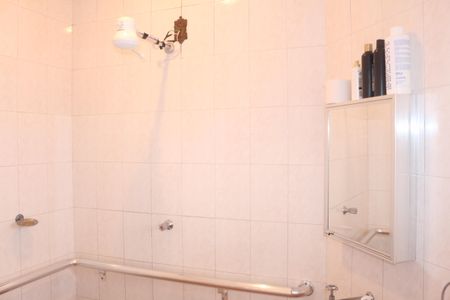 Casa à venda com 218m², 3 quartos e 4 vagasBanheiro da Suíte 1