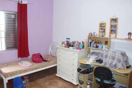 Casa à venda com 218m², 3 quartos e 4 vagasQuarto 2