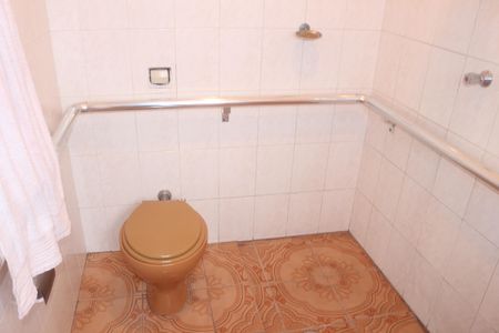 Casa à venda com 218m², 3 quartos e 4 vagasBanheiro da Suíte 1