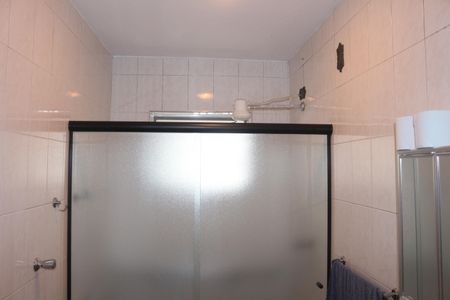 Casa à venda com 218m², 3 quartos e 4 vagasBanheiro Social 2 