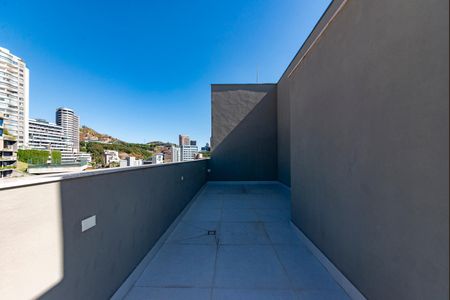 Apartamento à venda com 360m², 4 quartos e 4 vagasVaranda