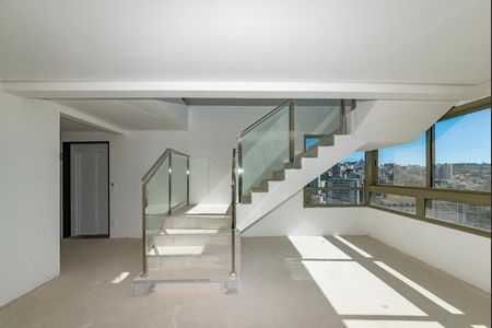 Apartamento à venda com 360m², 4 quartos e 4 vagasEscada