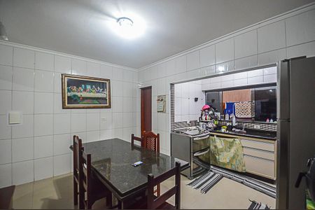 Casa à venda com 100m², 3 quartos e 1 vaga Casa à venda com 100m², 3 quartos e 1 vagaCozinha