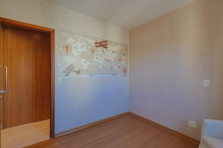 Apartamento à venda com 260m², 4 quartos e 4 vagasQuarto 2