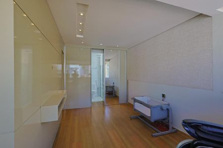 Apartamento à venda com 260m², 4 quartos e 4 vagas Suíte