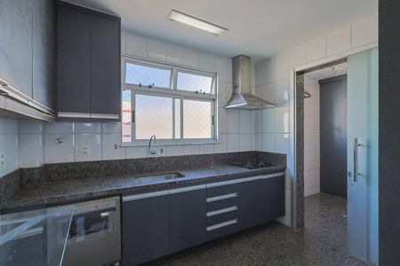 Apartamento à venda com 260m², 4 quartos e 4 vagasCozinha