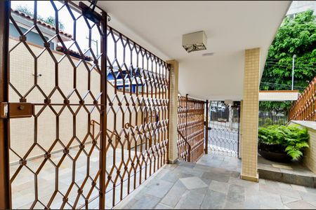 Apartamento à venda com 74m², 2 quartos e 1 vagaEntrada Social