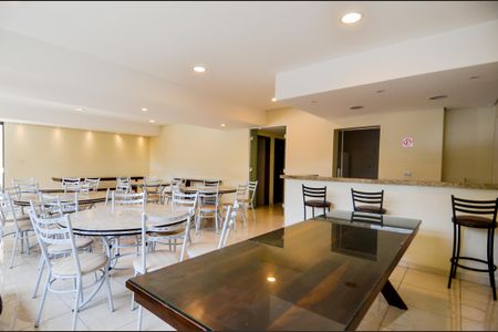 Apartamento à venda com 74m², 2 quartos e 1 vagaÁrea comum - Salão de festas