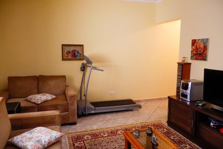 Casa à venda com 125m², 1 quarto e 3 vagas Casa à venda com 125m², 1 quarto e 3 vagasSala