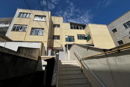 Apartamento à venda com 68m², 2 quartos e sem vaga Apartamento à venda com 68m², 2 quartos e sem vagaFachada interna