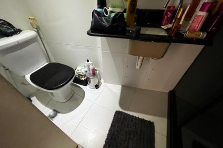 Apartamento à venda com 68m², 2 quartos e sem vaga Apartamento à venda com 68m², 2 quartos e sem vagaBanheiro da Suíte