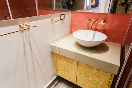 Apartamento à venda com 90m², 2 quartos e 1 vaga Apartamento à venda com 90m², 2 quartos e 1 vagaBanheiro Social