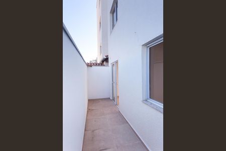 Apartamento à venda com 108m², 2 quartos e 1 vaga Apartamento à venda com 108m², 2 quartos e 1 vagaSacada
