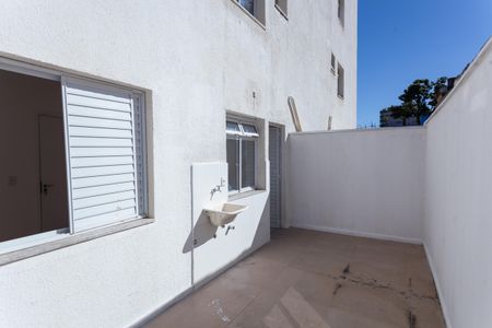 Apartamento à venda com 108m², 2 quartos e 1 vaga Apartamento à venda com 108m², 2 quartos e 1 vagaSacada