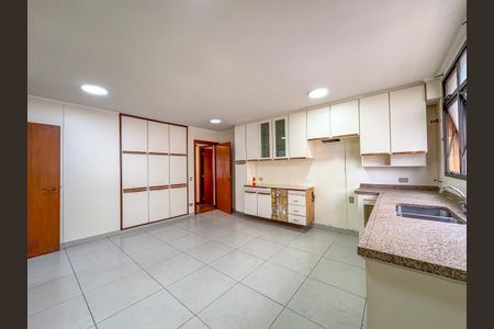 Apartamento à venda com 236m², 4 quartos e 3 vagasCozinha
