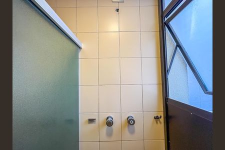 Apartamento à venda com 236m², 4 quartos e 3 vagasBanheiro da Suíte 2