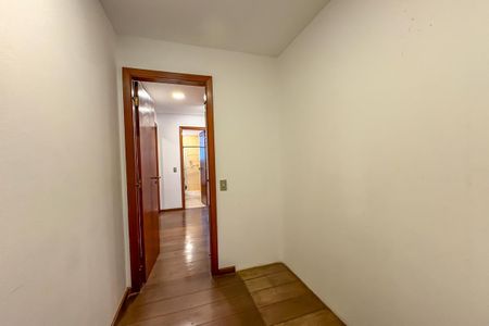 Apartamento à venda com 236m², 4 quartos e 3 vagasQuarto 2