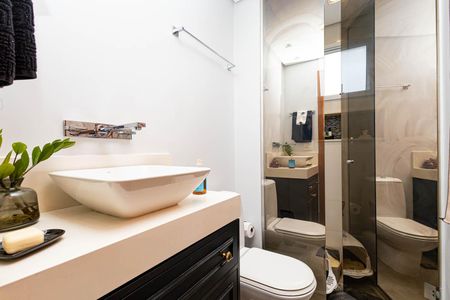 Apartamento à venda com 69m², 2 quartos e 1 vagaBanheiro Social