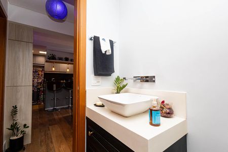 Apartamento à venda com 69m², 2 quartos e 1 vagaBanheiro Social