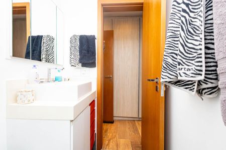 Apartamento à venda com 69m², 2 quartos e 1 vagaBanheiro da Suíte 1