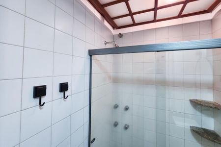 Apartamento à venda com 107m², 3 quartos e 1 vaga Apartamento à venda com 107m², 3 quartos e 1 vagaBanheiro social